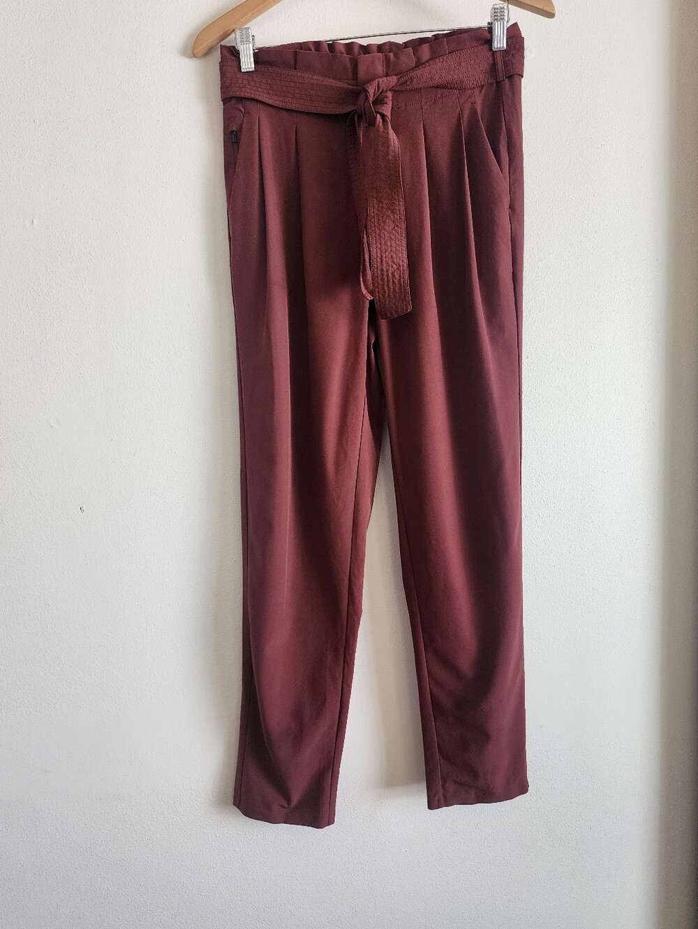 Athleta Skyline Pant II Burnt Rust Paperbag Waist Tapered Ankle Pants Size 4 T - Picture 2 of 12